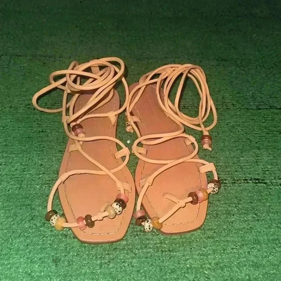 Loeffler Randall - Picture 1 of 5